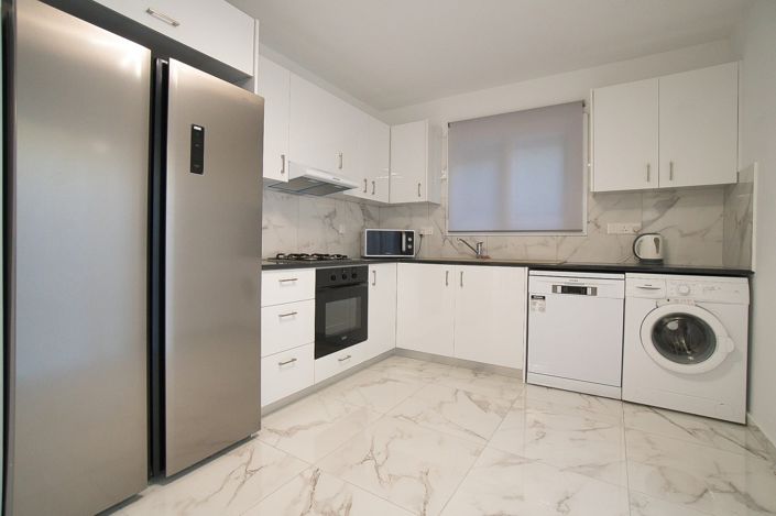 Image No.2-Maison de 4 chambres à vendre à Agios Tychonas