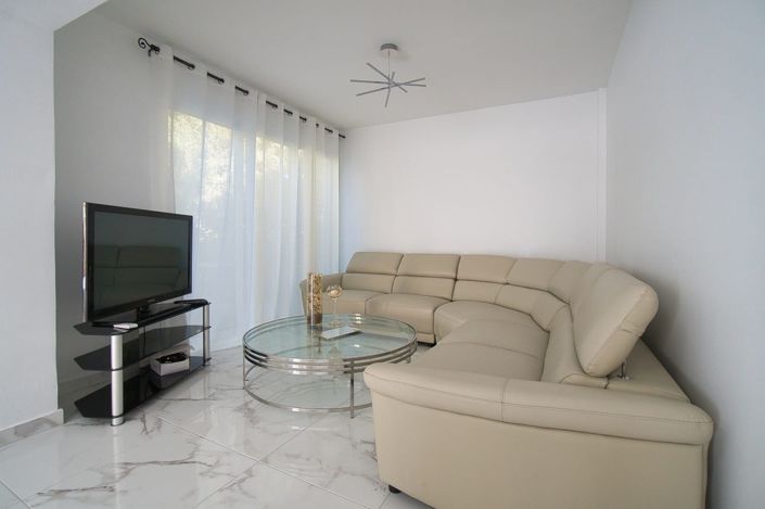 Image No.4-Maison de 4 chambres à vendre à Agios Tychonas