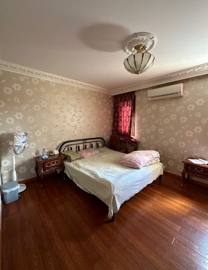 Image No.2-4 Bed House for sale