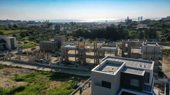 Image No.5-6 Bed House for sale