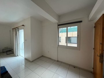 554149-paphos-town-2-bedroom-apartment-for-sa