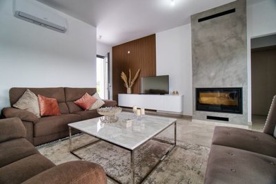557994-detached-villa-for-sale-in-petridiaori