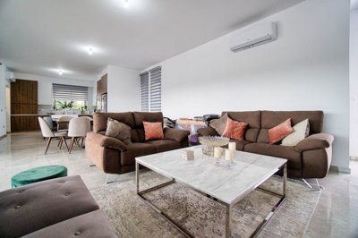 557997-detached-villa-for-sale-in-petridiaori