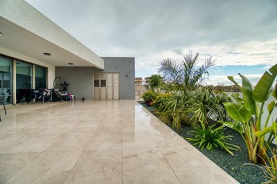 557989-detached-villa-for-sale-in-select-loca