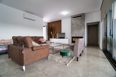 557995-detached-villa-for-sale-in-petridiaori