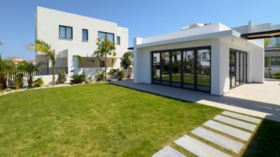 618398-detached-villa-for-sale-in-perneraorig