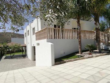 562290-detached-villa-for-sale-in-palodeiaori