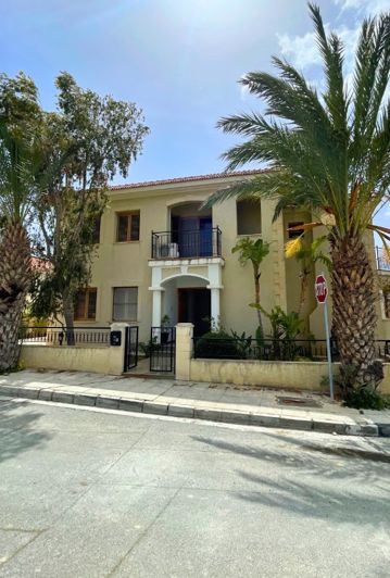Image No.1-6 Bed House for sale