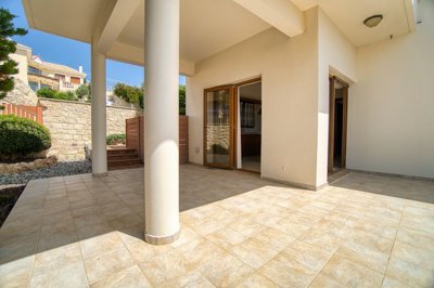 576086-detached-villa-for-sale-in-select-loca