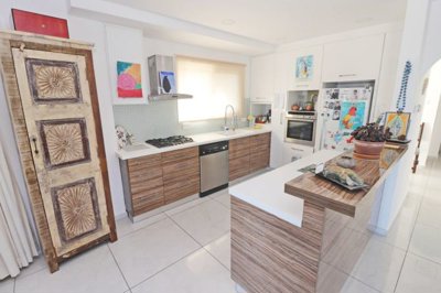 581677-detached-villa-for-sale-in-talafull