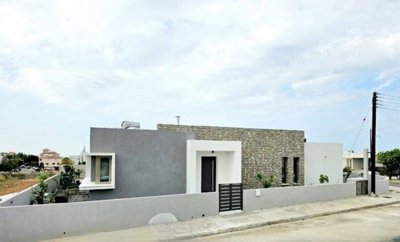 584823-paphos-emba-4-bedroom-bungalow-for-sal
