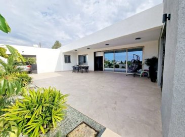 584825-paphos-emba-4-bedroom-bungalow-for-sal