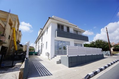 592325-town-house-for-sale-in-chlorakaorig