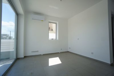 592332-town-house-for-sale-in-chlorakaorig