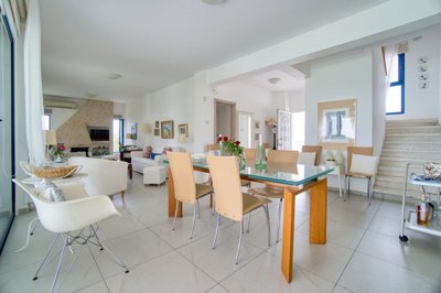 606497-detached-villa-for-sale-in-mandriaorig