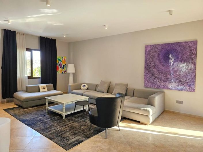Image No.1-3 Bed House for sale