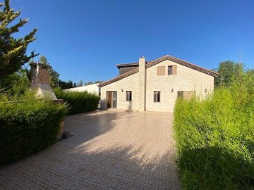 613108-detached-villa-for-sale-in-pissouriful