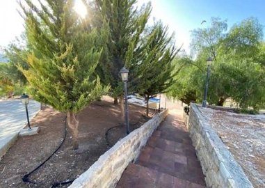 613092-detached-villa-for-sale-in-pissouriful