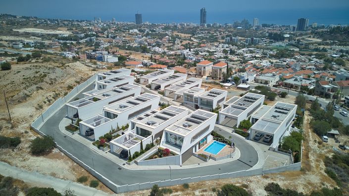Image No.1-4 Bed House for sale