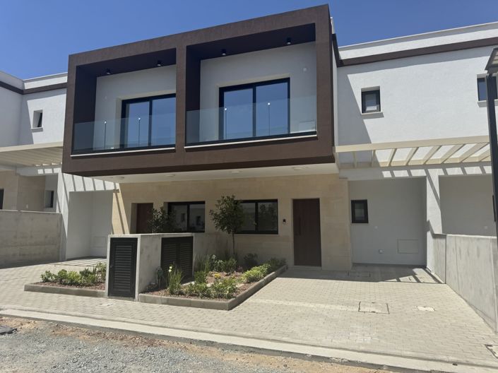 Image No.1-3 Bed House for sale