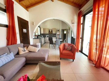 630157-detached-villa-for-sale-in-ayia-thekla
