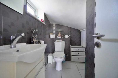 711633-detached-villa-for-sale-in-paralimnior