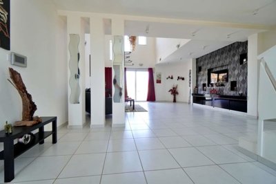 711635-detached-villa-for-sale-in-paralimnior