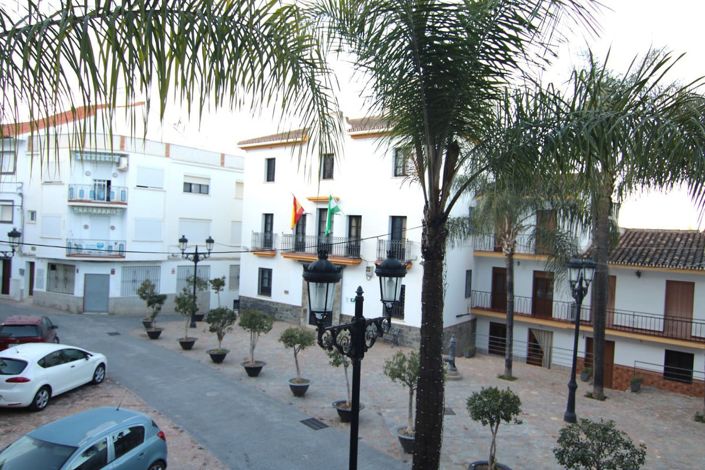 Image No.1-5 Bed Apartment for sale