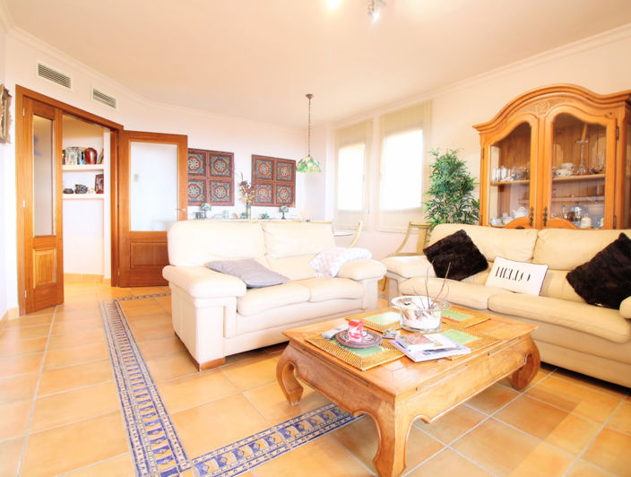 Image No.1-4 Bed Apartment for sale