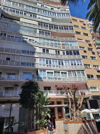 Image No.1-4 Bed Apartment for sale