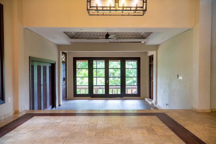 Image No.2-4 Bed Villa for sale