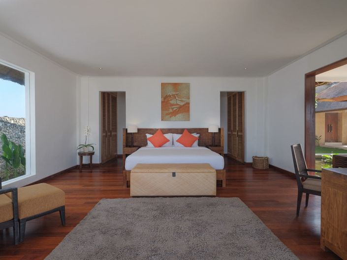 Image No.8-17 Bed Property for sale