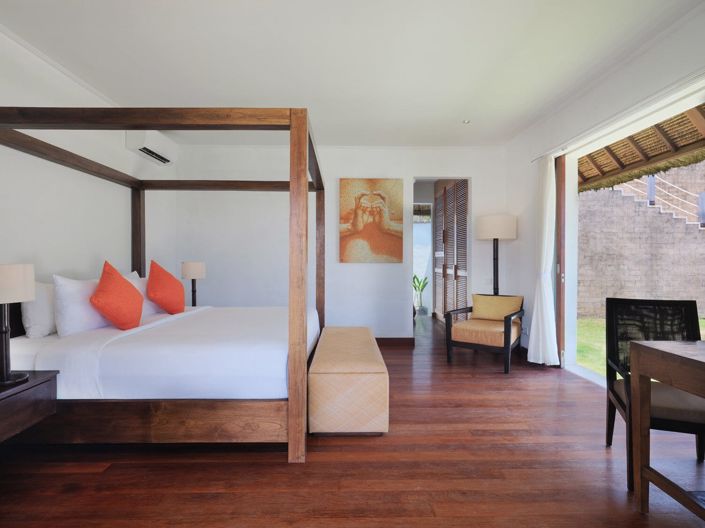 Image No.9-17 Bed Property for sale