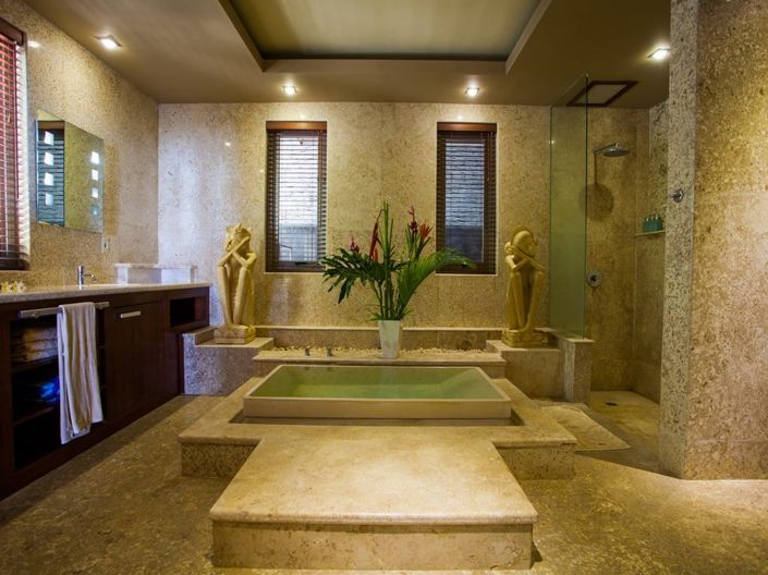 Image No.10-7 Bed Villa for sale