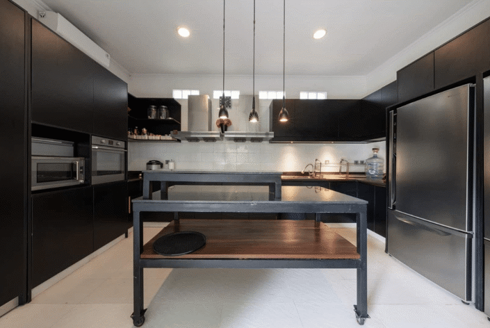 Image No.5-10 Bed Villa for sale