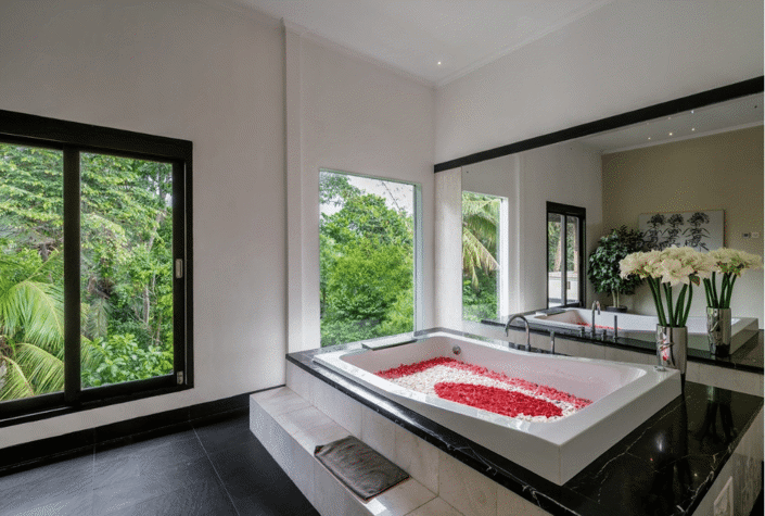 Image No.7-10 Bed Villa for sale