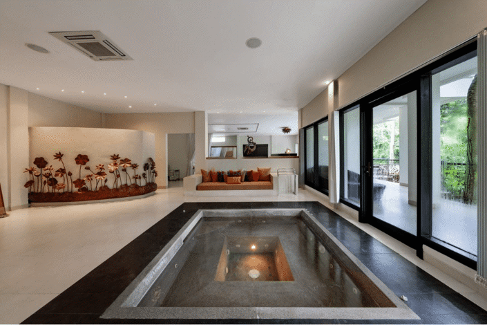 Image No.8-10 Bed Villa for sale