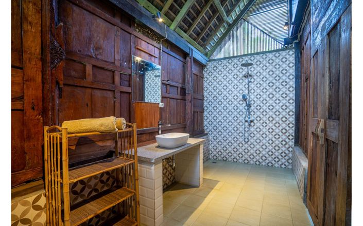 Image No.2-6 Bed Villa for sale