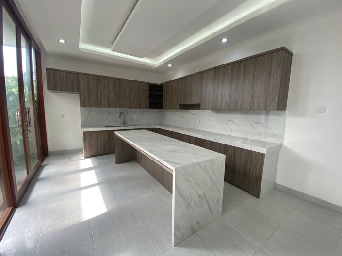 Image No.3-5 Bed House for sale