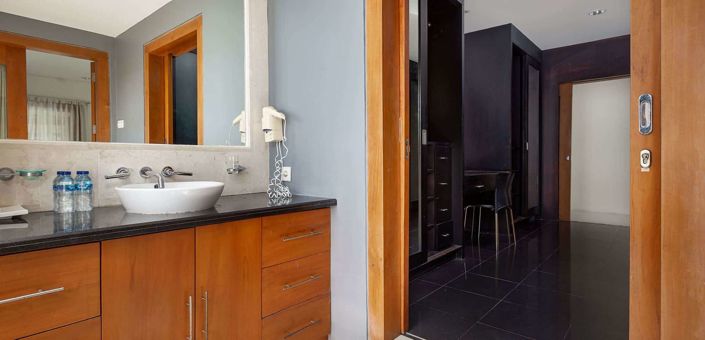 Image No.7-10 Bed Villa for sale