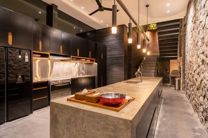 Image No.3-7 Bed Villa for sale