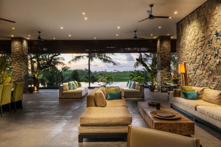 Image No.4-7 Bed Villa for sale