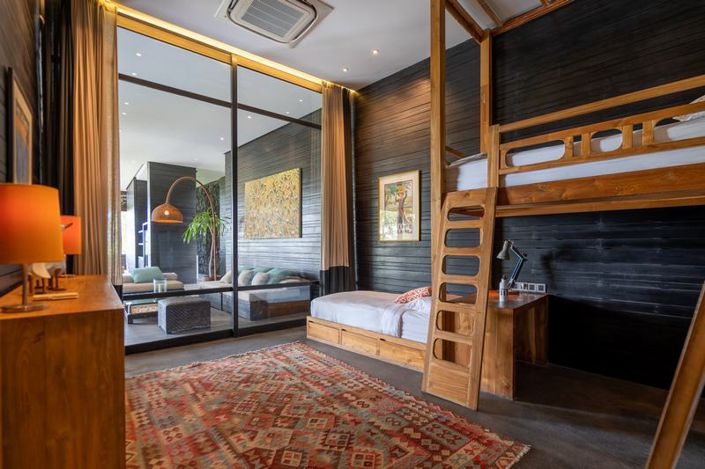 Image No.5-7 Bed Villa for sale