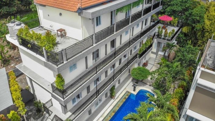 Image No.2-27 Bed Townhouse for sale