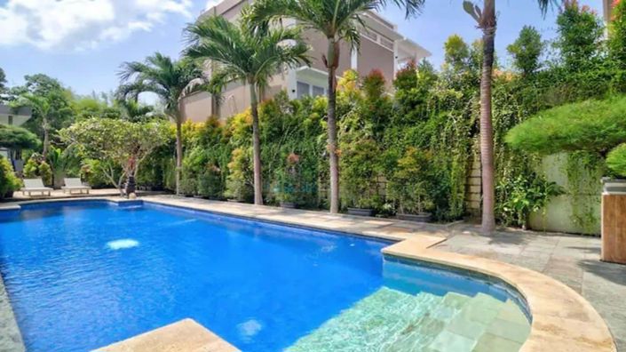 Image No.3-27 Bed Townhouse for sale