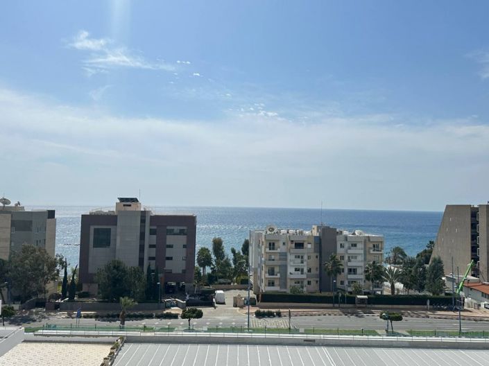 Image No.2-Appartement de 3 chambres à vendre à Agios Tychonas