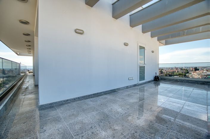 Image No.8-3 Bed Apartment for sale