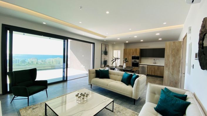 Image No.2-Appartement de 3 chambres à vendre à Mouttagiaka