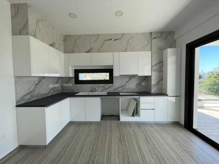 Image No.9-3 Bed Apartment for sale