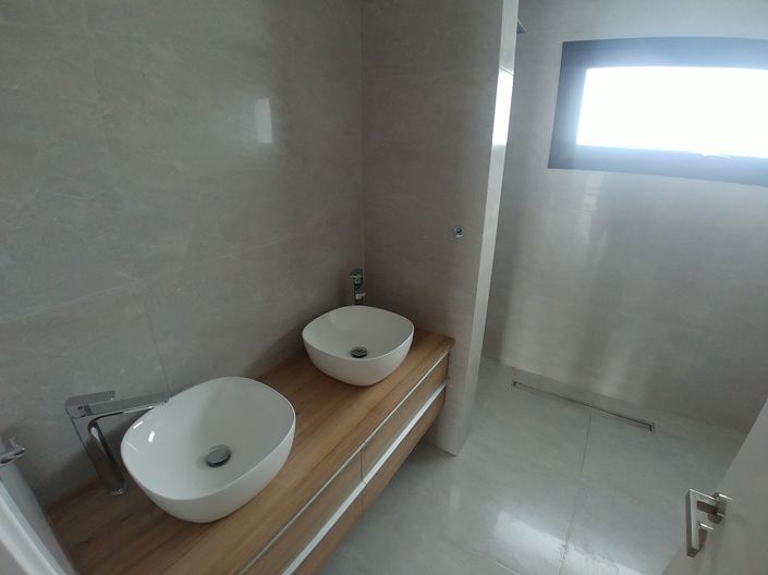 Image No.8-3 Bed Apartment for sale